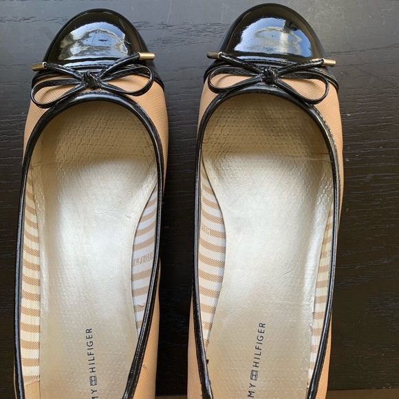 Tommy Hilfiger shoes size 8.5 almost new - Picture 3 of 7